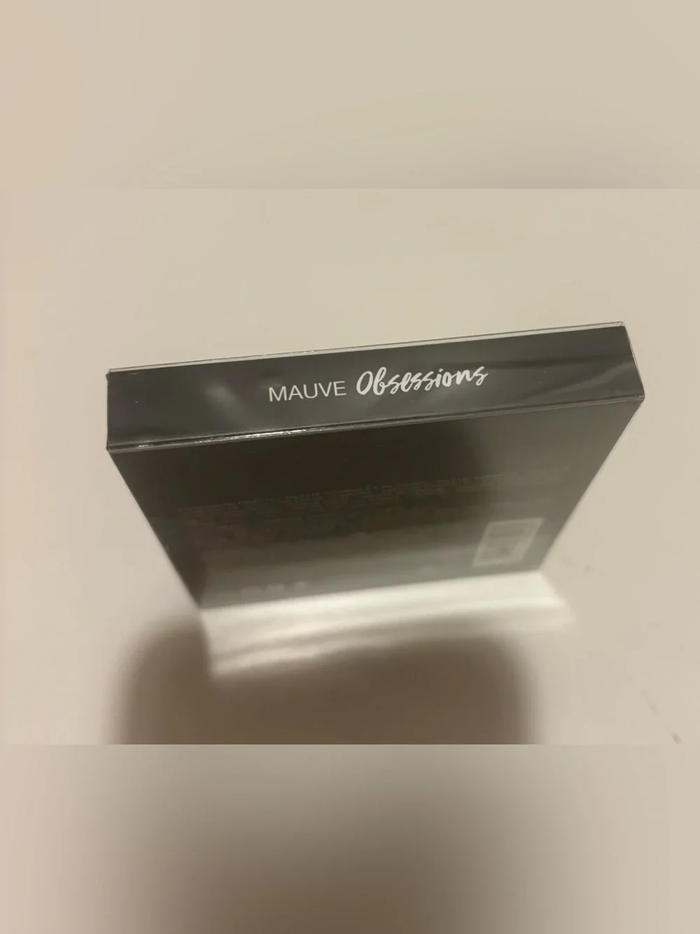 HUDA BEAUTY Mauve Obsessions Eyeshadow Palette - mauve, rose, plum, champagne